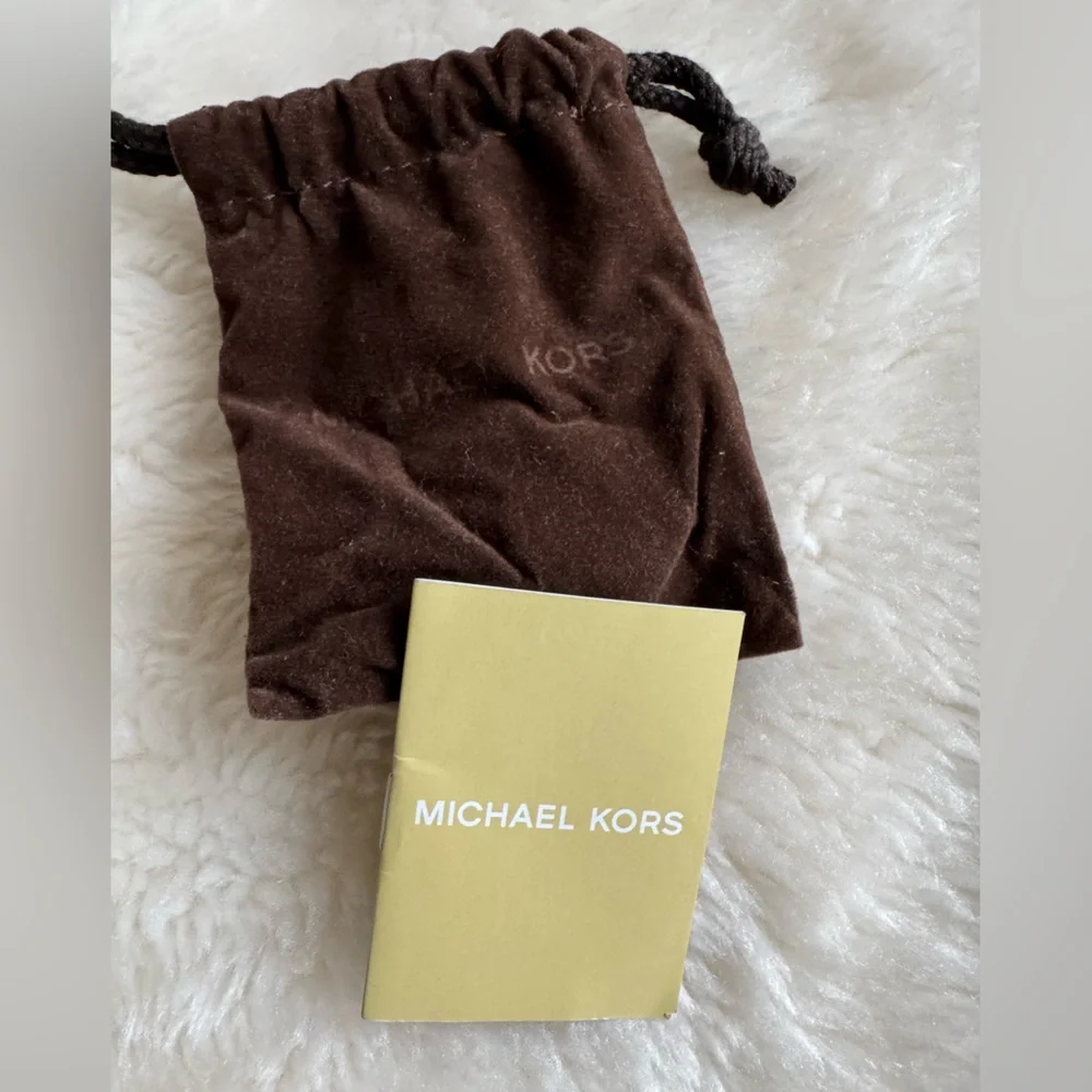 NWT Michael Kors Gold Tone Interlocking Chain Bracelet - Picture 4 of 8